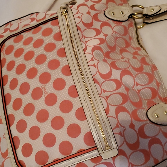 POPPY SIGNATURE C DOT HALLIE TOTE - Picture 4 of 15